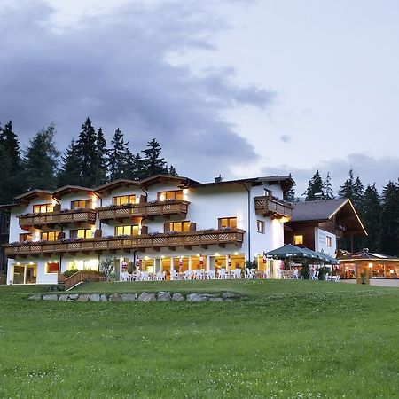 Familienhotel Moos-Alm Лиенц Екстериор снимка