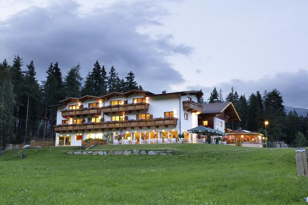 Familienhotel Moos-Alm Лиенц Екстериор снимка