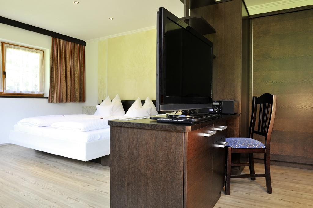 Familienhotel Moos-Alm Лиенц Стая снимка