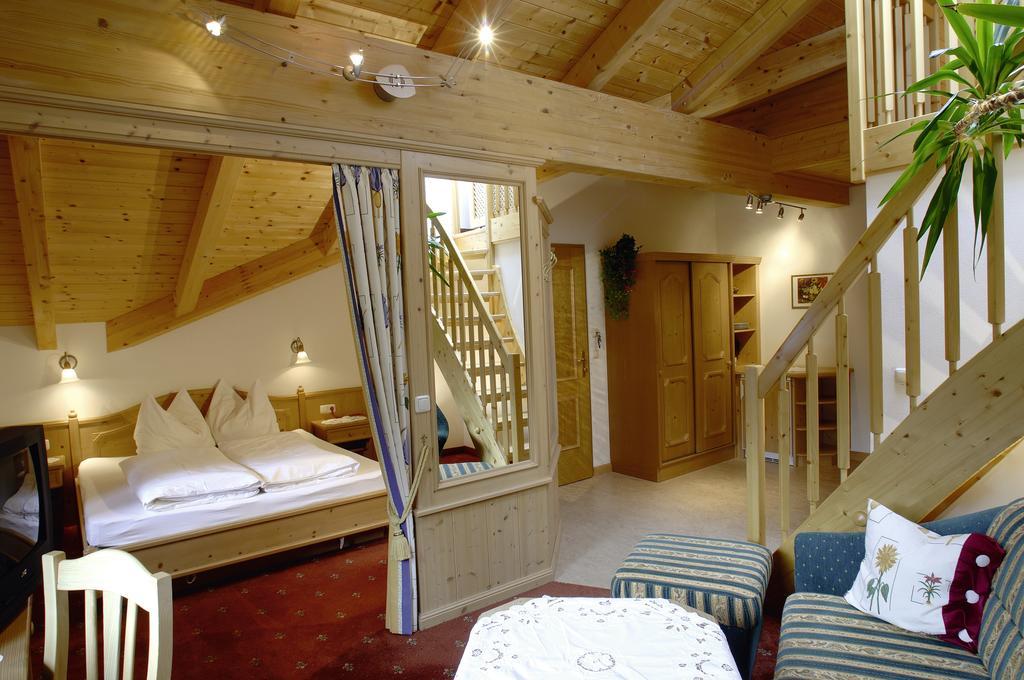 Familienhotel Moos-Alm Лиенц Стая снимка